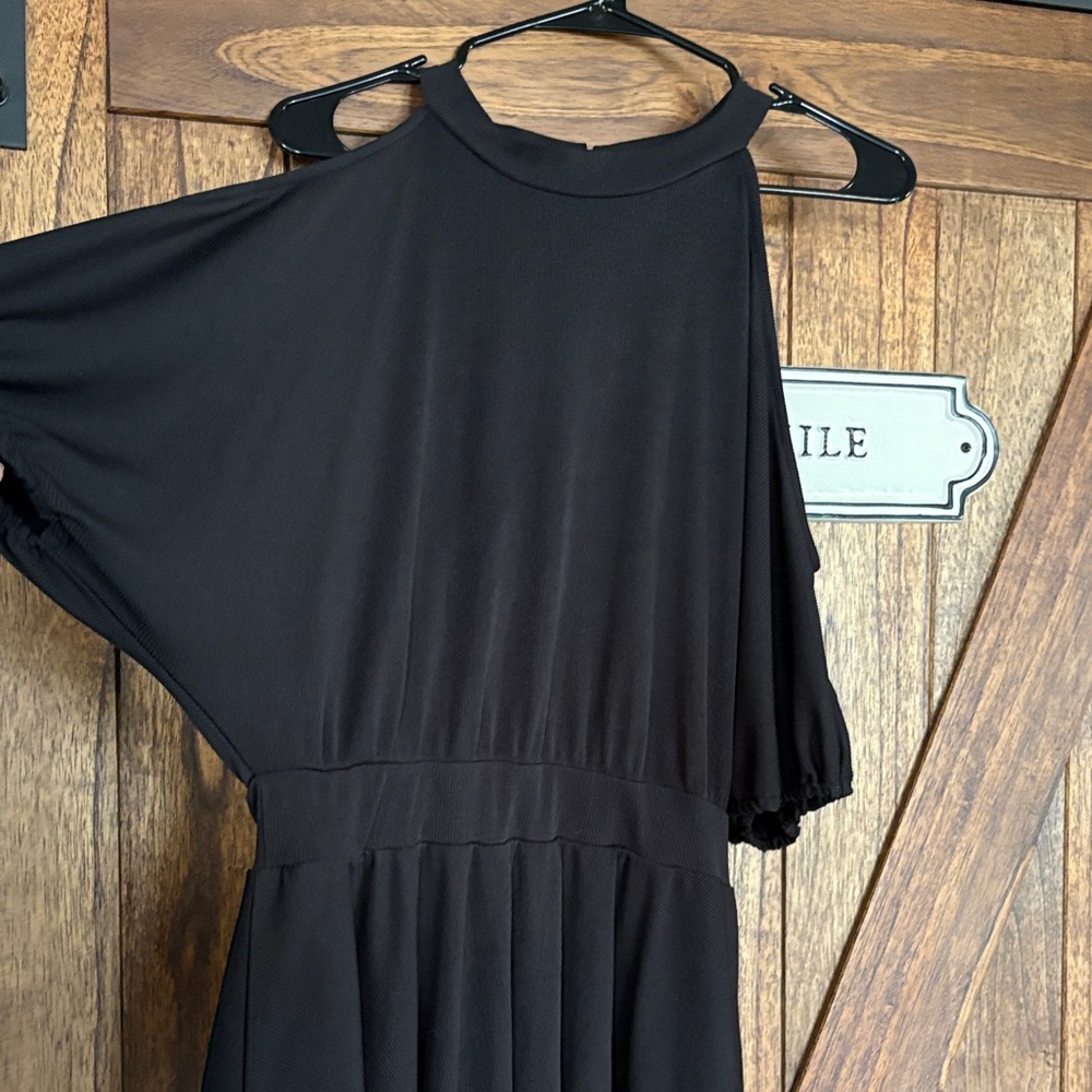 Cold Shoulder Short Sleeve Top